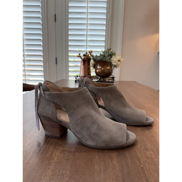 Lucky Brand Suede Peep Toe Booties 8.5 Taupe Gray Block Heel Tie Back Cutout - Picture 3 of 10